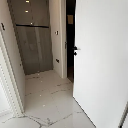 Long Panorama Apartment Trikomo