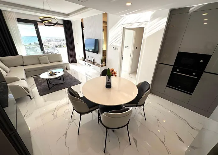 Long Panorama Trikomo